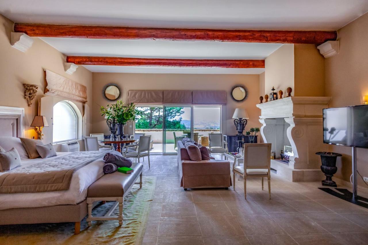 Le Phebus & Spa - Relais & Chateaux Joucas Exterior photo
